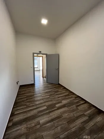 Pronájem obchodního prostoru, Ostrava, Macharova, 75 m2