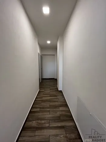 Pronájem obchodního prostoru, Ostrava, Macharova, 75 m2