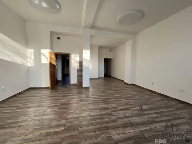 Pronájem obchodního prostoru, Ostrava, Macharova, 75 m2