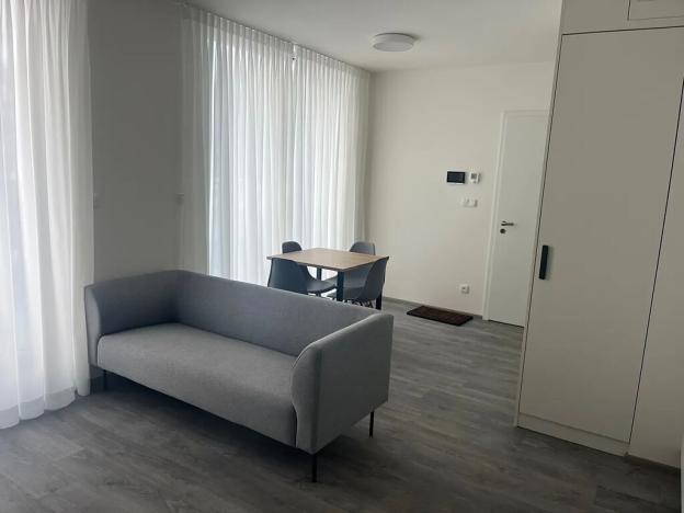 Pronájem bytu 2+kk, Praha - Smíchov, Plzeňská, 40 m2