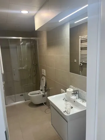 Pronájem bytu 2+kk, Praha - Smíchov, Plzeňská, 40 m2