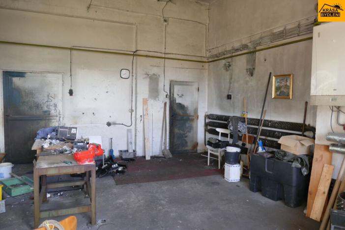 Prodej výrobních prostor, Moravec, 3983 m2