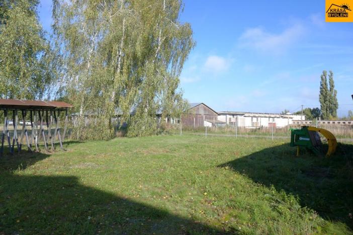 Prodej výrobních prostor, Moravec, 3983 m2