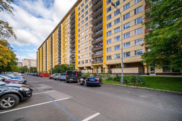 Pronájem bytu 2+kk, Praha - Kobylisy, Štíbrova, 43 m2