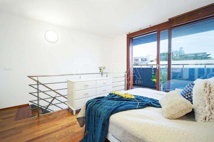 Pronájem bytu 2+kk, Praha - Vysočany, Podnádražní, 64 m2