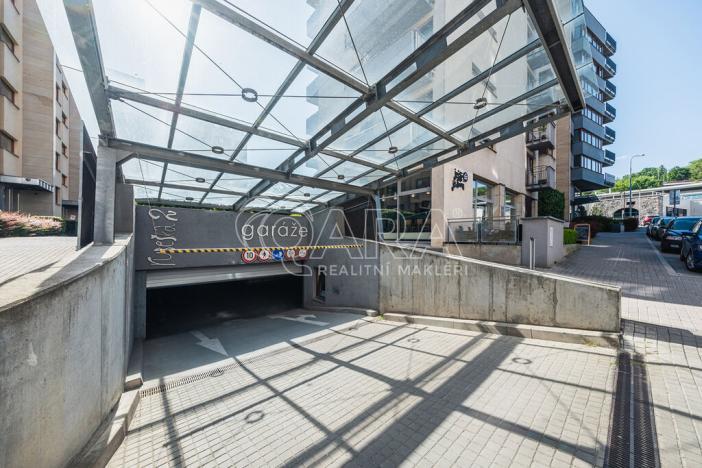 Pronájem bytu 2+kk, Praha - Vysočany, Podnádražní, 64 m2