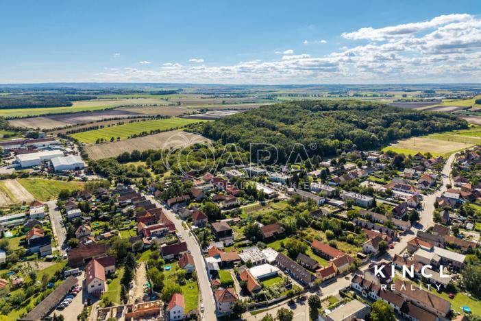 Prodej komerčního pozemku, Semice, 1554 m2