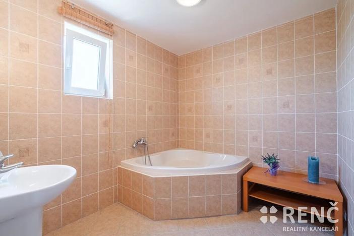 Prodej rodinného domu, Podolí, 216 m2