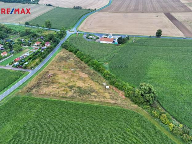 Prodej komerčního pozemku, Kuchařovice, 9212 m2