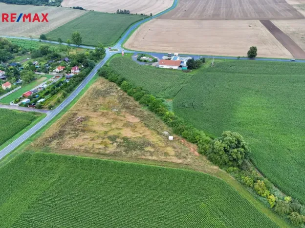 Prodej komerčního pozemku, Kuchařovice, 9212 m2