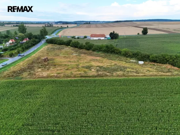 Prodej komerčního pozemku, Kuchařovice, 9212 m2