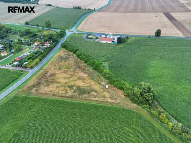 Prodej komerčního pozemku, Kuchařovice, 9212 m2