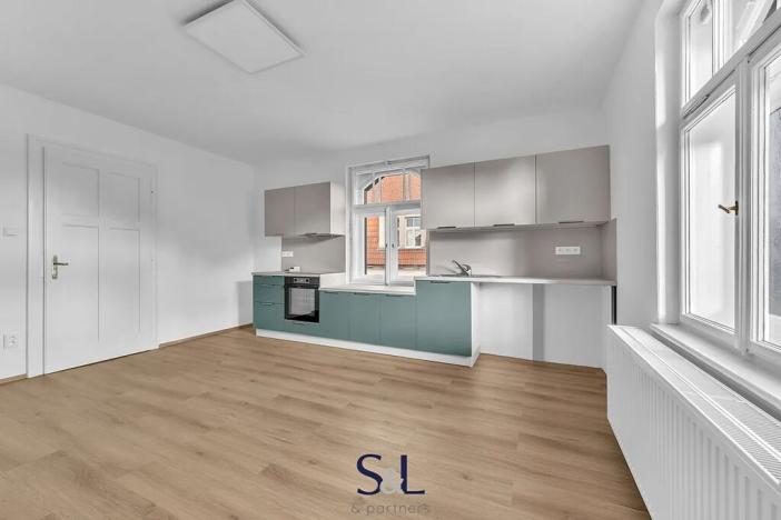 Pronájem bytu 3+1, Liberec, Zborovská, 131 m2