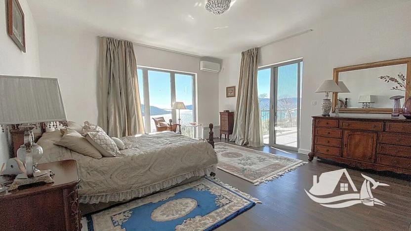 Prodej vily, Kumbor, Černá Hora, 320 m2