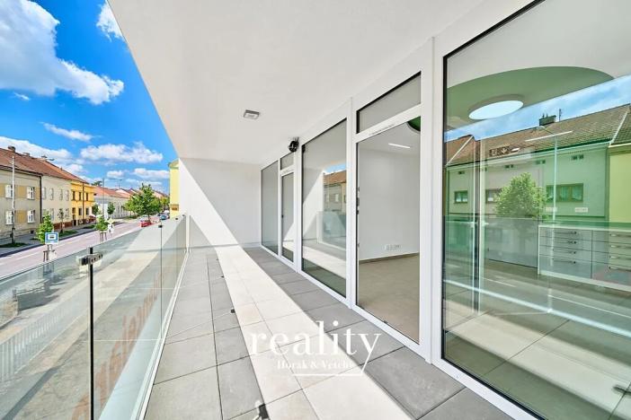 Pronájem kanceláře, Znojmo, Jarošova, 19 m2