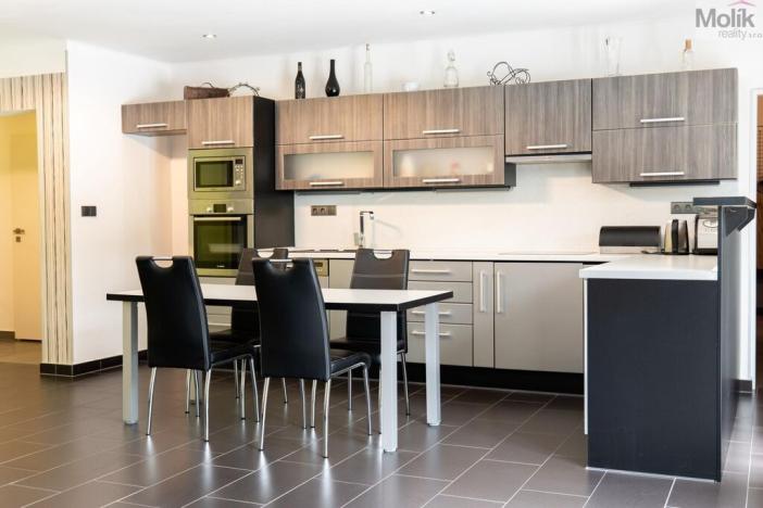 Pronájem rodinného domu, Skršín, 500 m2