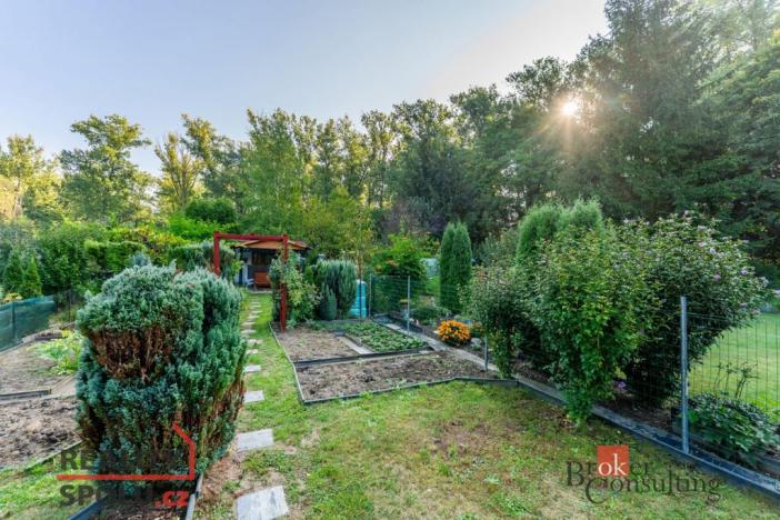 Prodej zahrady, Rybitví, 185 m2