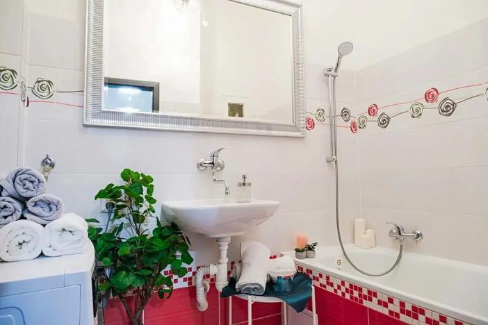 Pronájem bytu 2+1, Praha - Holešovice, Dělnická, 45 m2