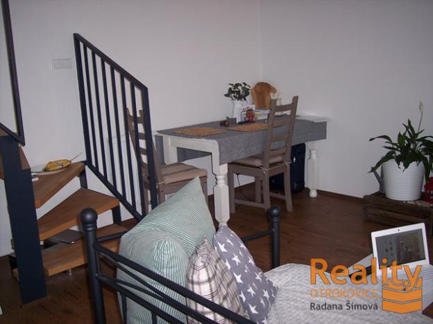 Pronájem bytu 2+kk, Zlín - Malenovice, Zahradní, 43 m2