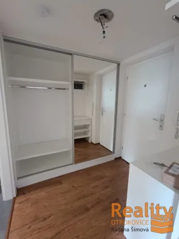 Pronájem bytu 2+kk, Zlín - Malenovice, Zahradní, 43 m2