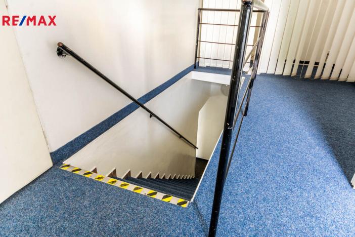 Pronájem kanceláře, Hradec Králové, třída Karla IV., 206 m2