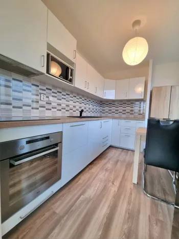 Pronájem bytu 2+1, Hradec Králové - Třebeš, Urxova, 55 m2