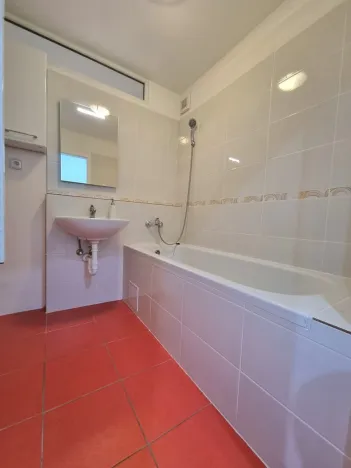 Pronájem bytu 2+1, Hradec Králové - Třebeš, Urxova, 55 m2