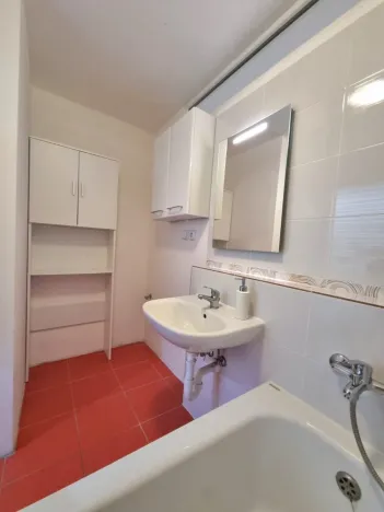 Pronájem bytu 2+1, Hradec Králové - Třebeš, Urxova, 55 m2