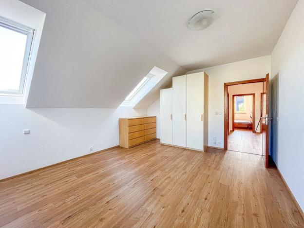 Pronájem rodinného domu, Statenice, 280 m2