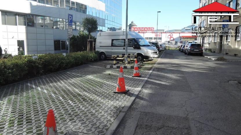 Pronájem kanceláře, Praha - Nusle, Doudlebská, 303 m2