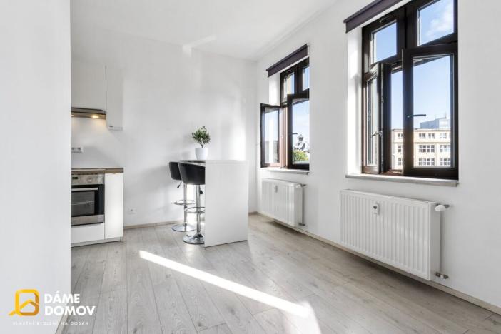 Pronájem bytu 1+kk, Praha - Holešovice, Jankovcova, 34 m2