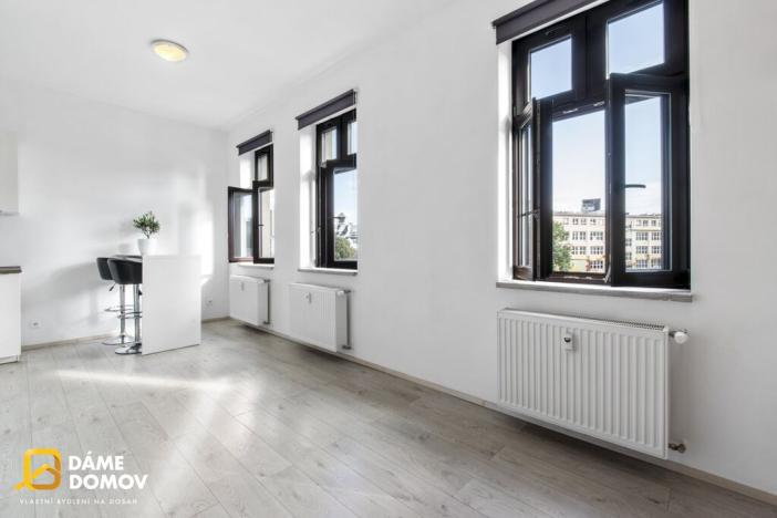 Pronájem bytu 1+kk, Praha - Holešovice, Jankovcova, 34 m2