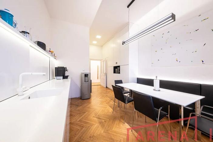 Pronájem kanceláře, Brno, Hlinky, 782 m2