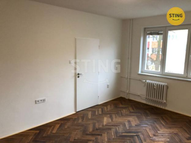 Prodej bytu 1+1, Pardubice, Stavbařů, 37 m2