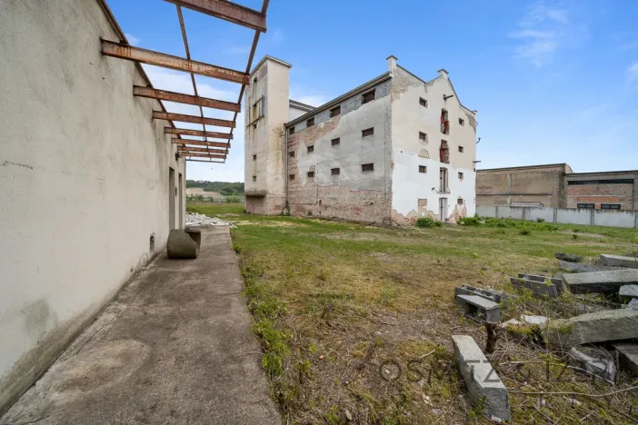 Prodej skladu, Nová Ves, 3671 m2