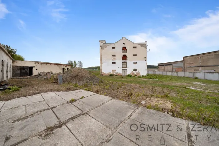 Prodej skladu, Nová Ves, 3671 m2