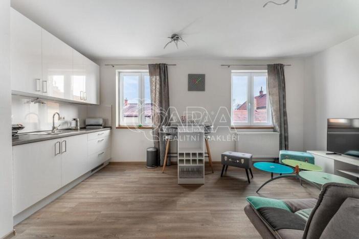 Pronájem bytu 2+kk, Praha, 48 m2
