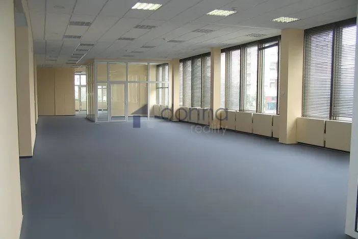 Pronájem kanceláře, Praha, Kodaňská, 530 m2