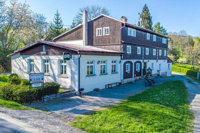 Prodej restaurace, Mařenice, 479 m2