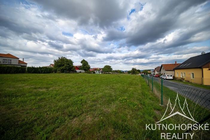 Prodej pozemku pro bydlení, Okřesaneč, 1732 m2