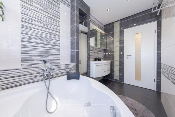 Prodej rodinného domu, Praha - Suchdol, Osvobození, 314 m2