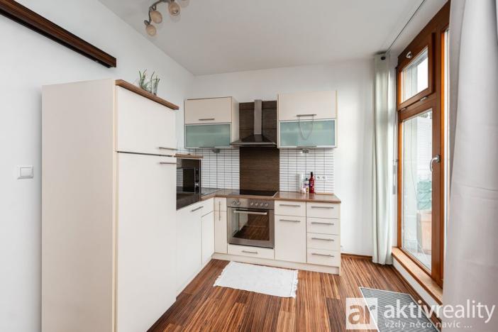 Prodej bytu 1+kk, Praha - Žižkov, Pod lipami, 32 m2