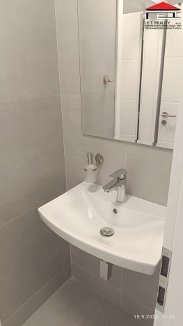 Pronájem obchodního prostoru, Opava, Olomoucká, 102 m2