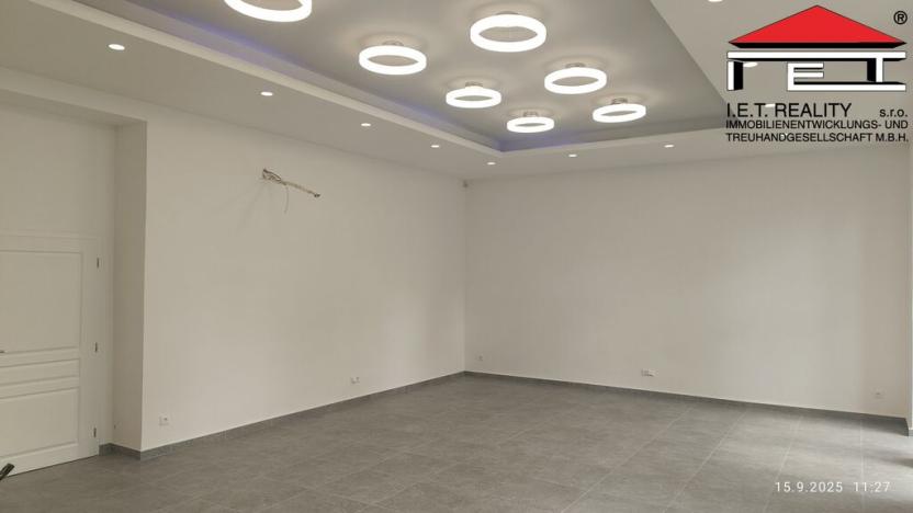 Pronájem obchodního prostoru, Opava, Olomoucká, 68 m2