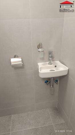 Pronájem obchodního prostoru, Opava, Olomoucká, 170 m2