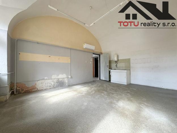 Pronájem obchodního prostoru, Jaroměř, Masarykovo nám., 97 m2