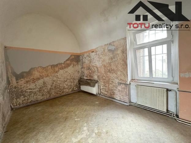 Pronájem obchodního prostoru, Jaroměř, Masarykovo nám., 97 m2