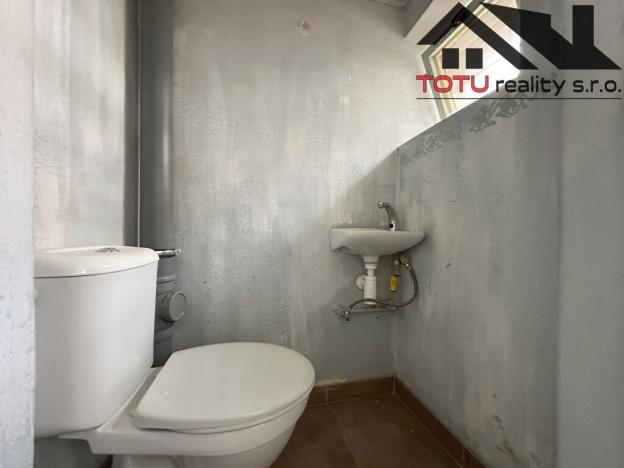 Pronájem obchodního prostoru, Jaroměř, Masarykovo nám., 97 m2