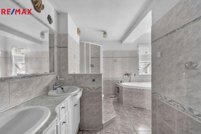 Prodej rodinného domu, Stará Paka, Nová, 260 m2