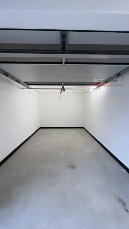 Pronájem garáže, Brno, Křepelčí, 17 m2
